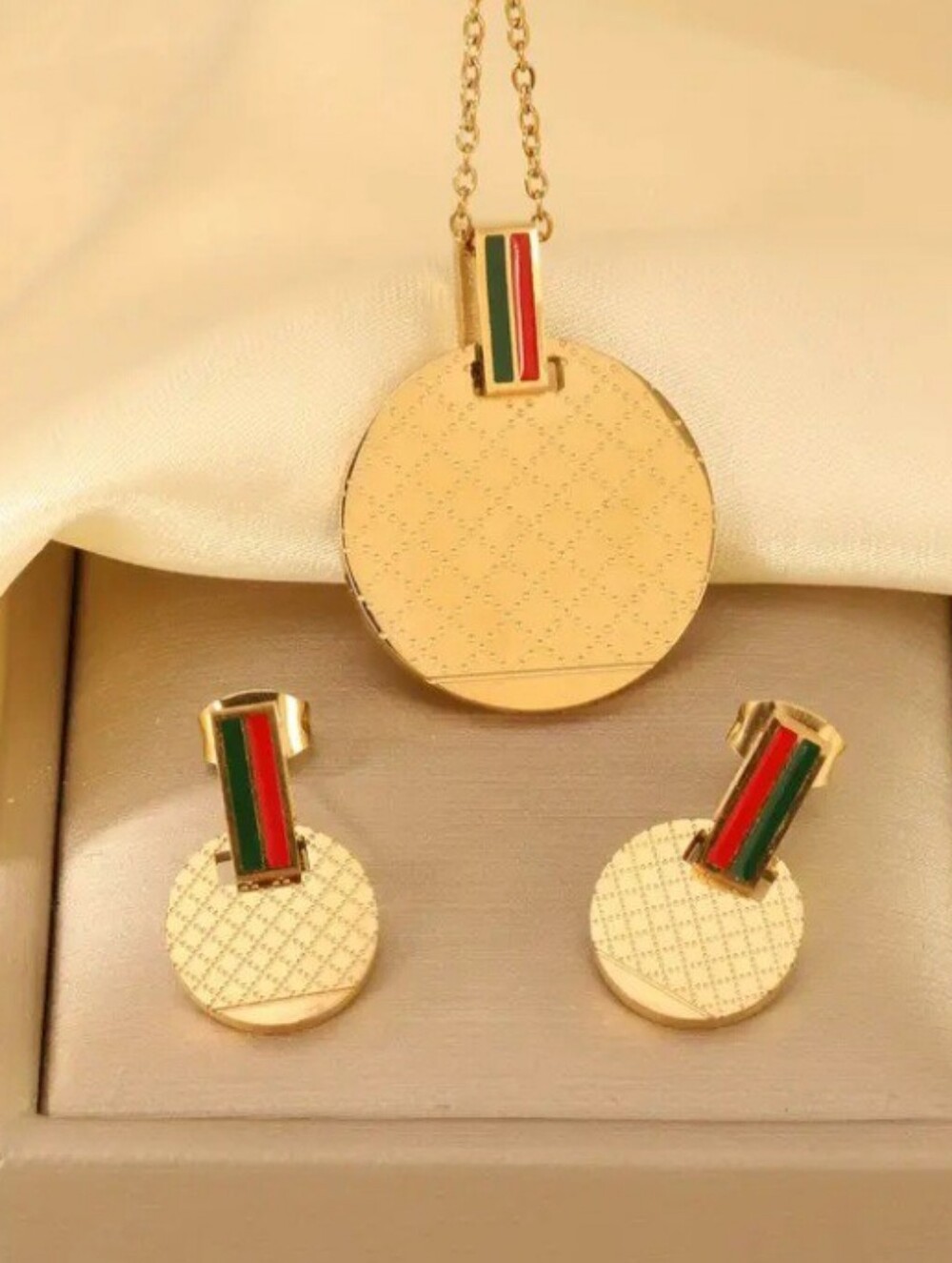 Gold Plated✨️ Necklace Set ✨️stainlees Steel..